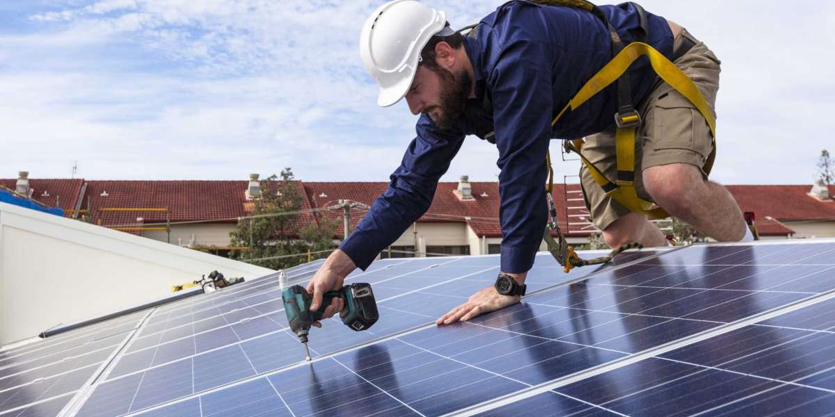5 Tips to Maintain Solar Panels