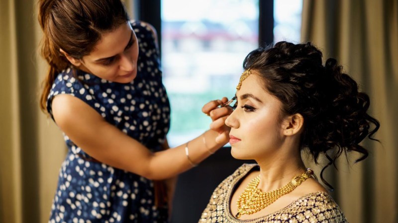 You-Must-Ask-Your-Bridal-Makeup-Artist-in-Delhi-Before-Booking