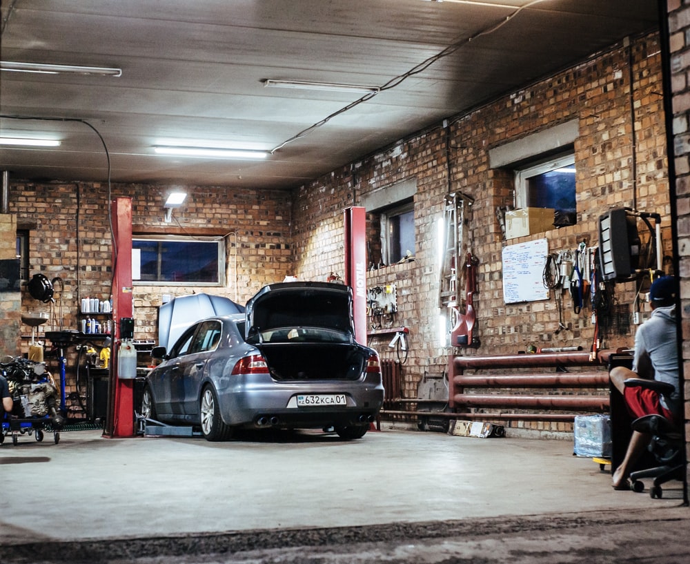 Best Car Repair Workshop Garage Service in Al Quoz Dubai UAE