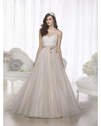 Plus Size Wedding Gowns San Francisco 2022| Bridal Shops | Flares Bridal