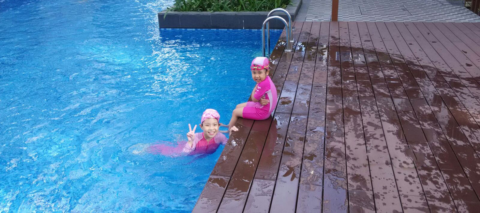 Effective Swimming Lessons for Kids in Singapore | SwimHub