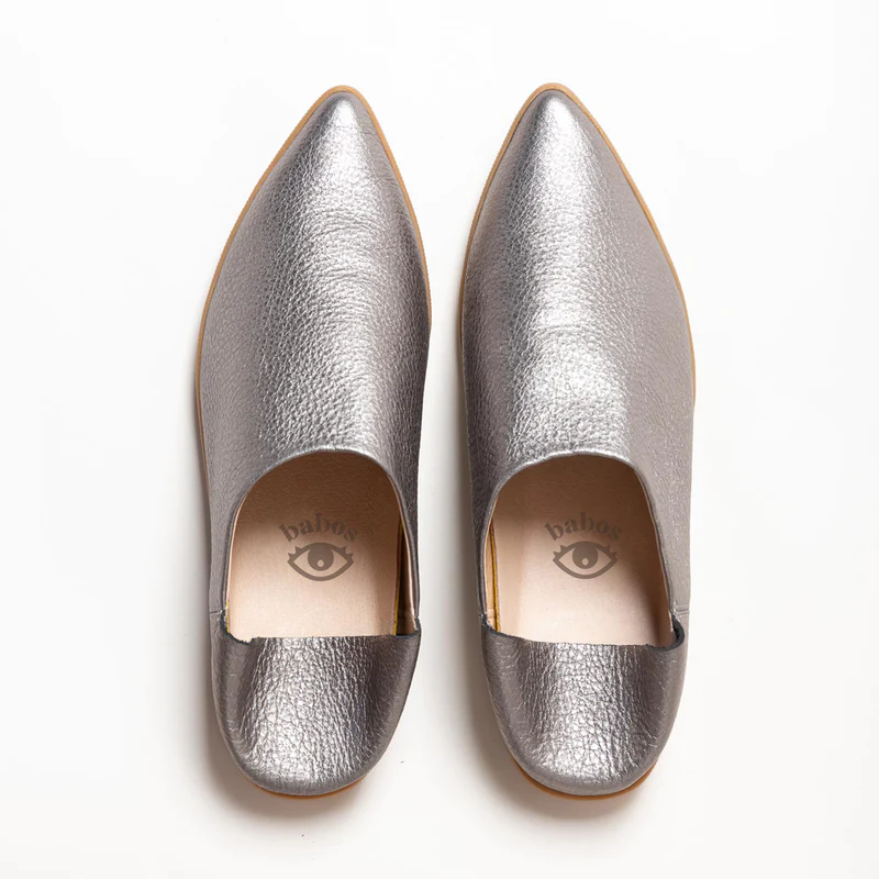 Why Metallic Flats Should Be Your Next Buy – Know These Things - Quentoq