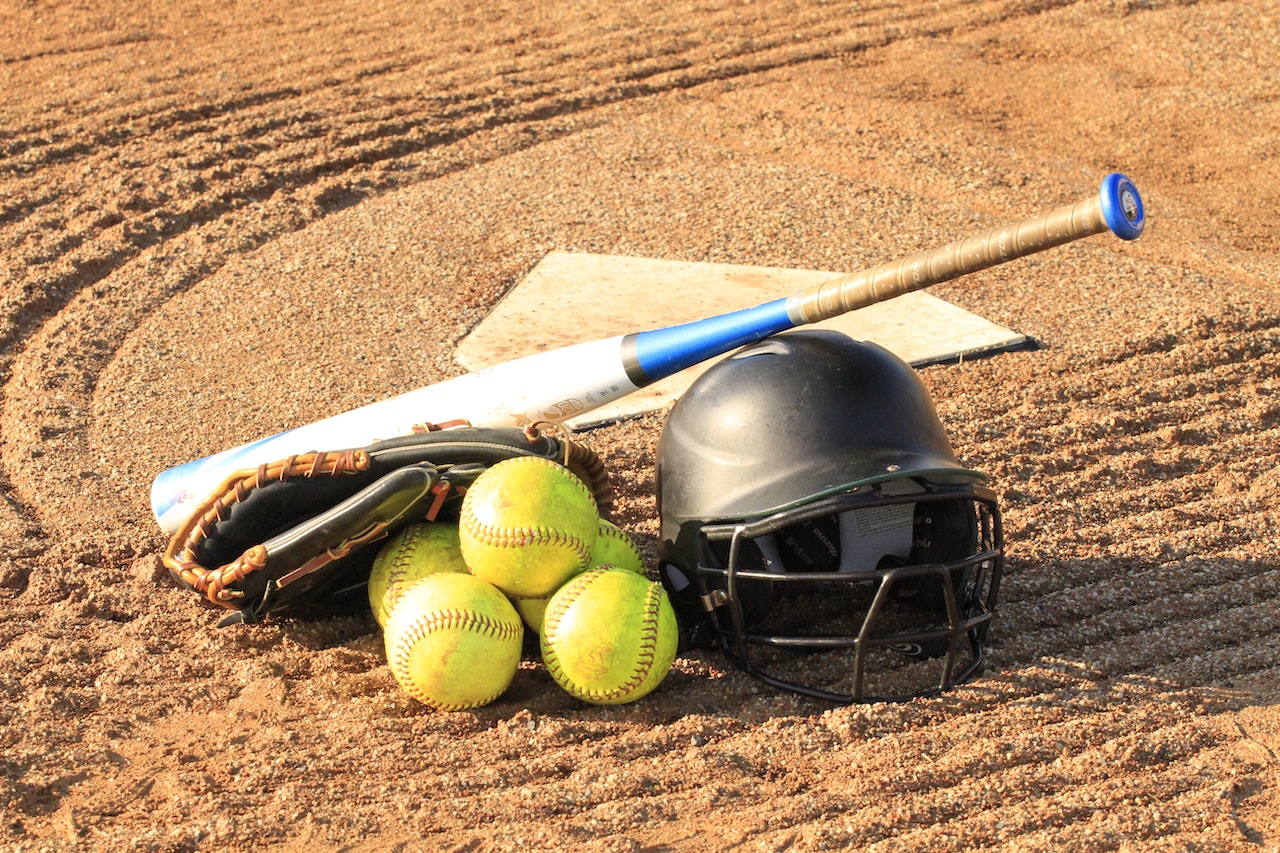 Tips To Choose The Best Baseball Equipment - clubinews