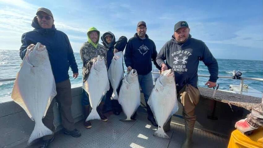 Alaska's Halibut Fishing Haven: Your Complete Guide to the Ultimate Fishing Experience!