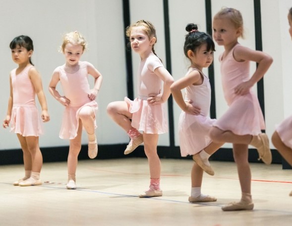 Dazzling Steps: Kids Dance Classes in Dubai