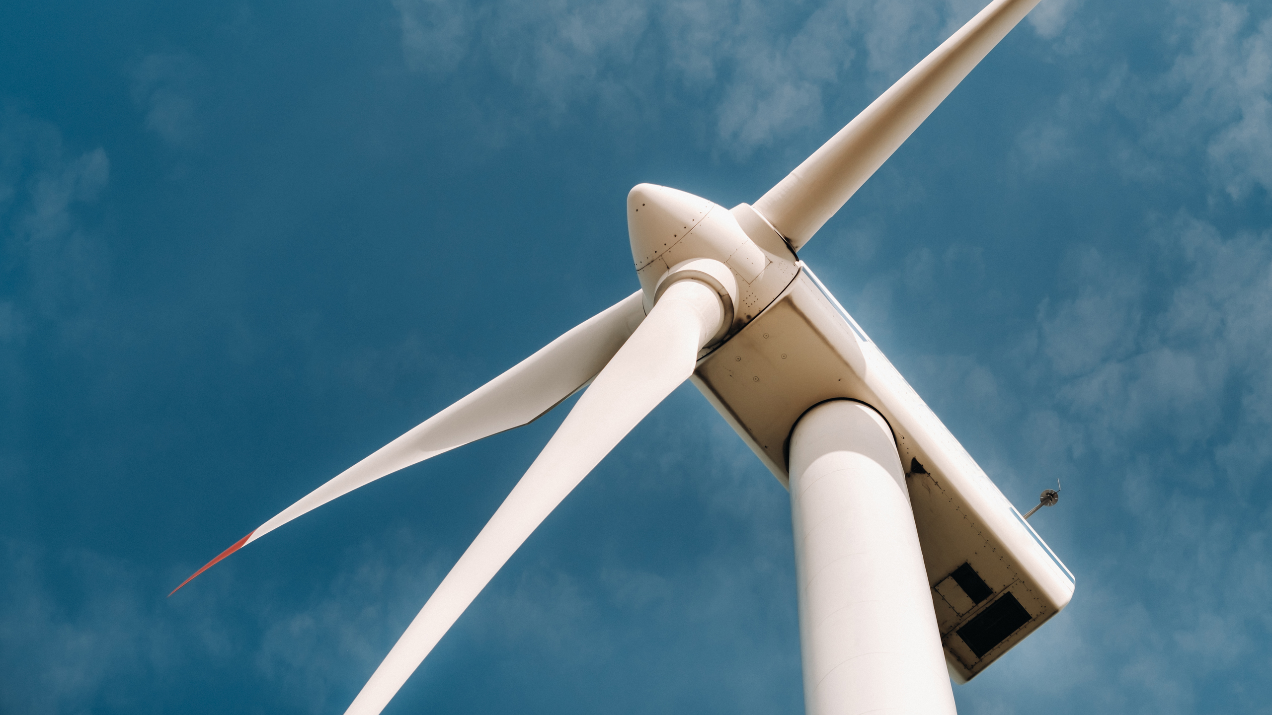 Wind Turbines & Renewable Energy