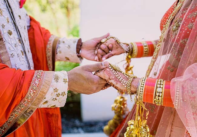 How beneficial is it to use a matrimony website to find Arora matches from Abroad?