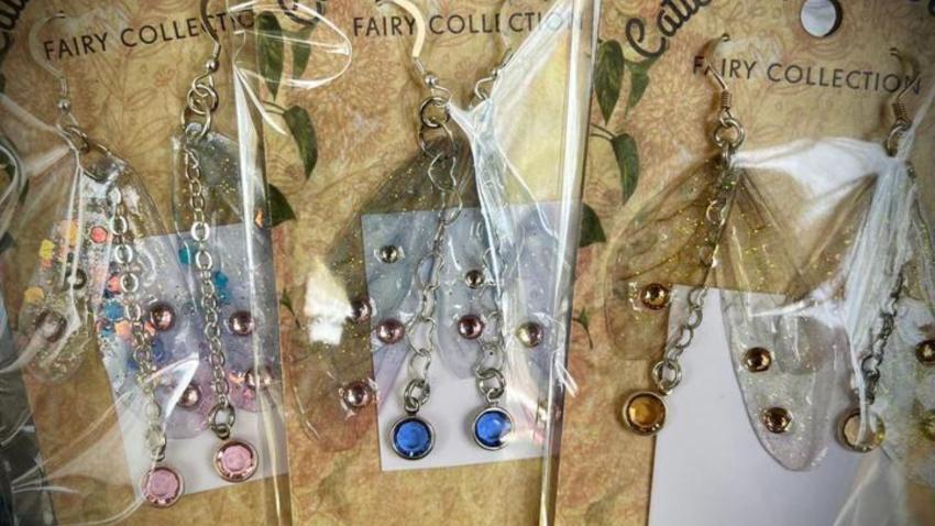 How Can Fairy Wings Earrings Elevate a Fantasy-Themed Outfit? | Ekonty