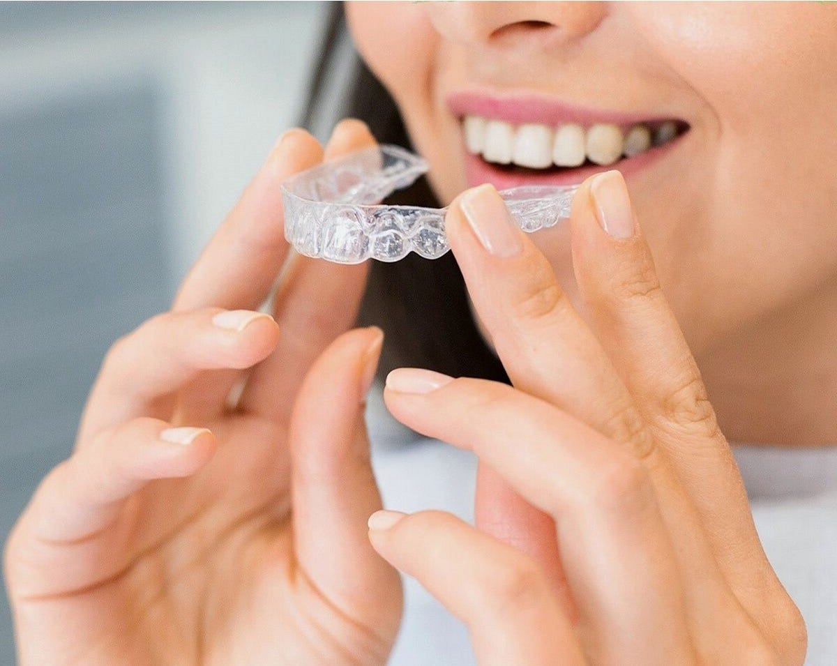 Invisalign Vs. Braces: Which is Better for You? | by Versailles Dental Clinic | Jan, 2024 | Medium