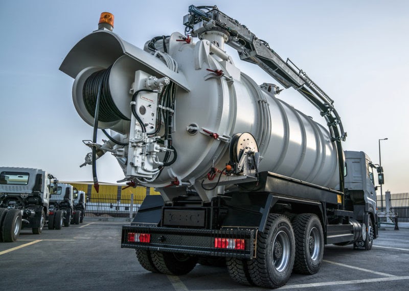 Efficient Cleaning Solutions: Combi Vacuum Trucks for KSA Industries