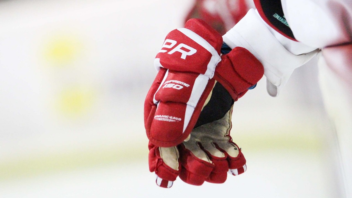 Hockey Gloves 101: A Comprehensive Buying Guide for Players – Covering All Things