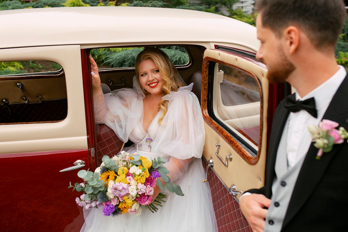 Hire a wedding limo service to glorify your wedding night | by Executive Chauffeur Hawaii | Feb, 2024 | Medium