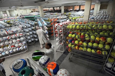 Explore the Range of Top Quality Soccer Balls for Sale – UniSwift-Pakistan