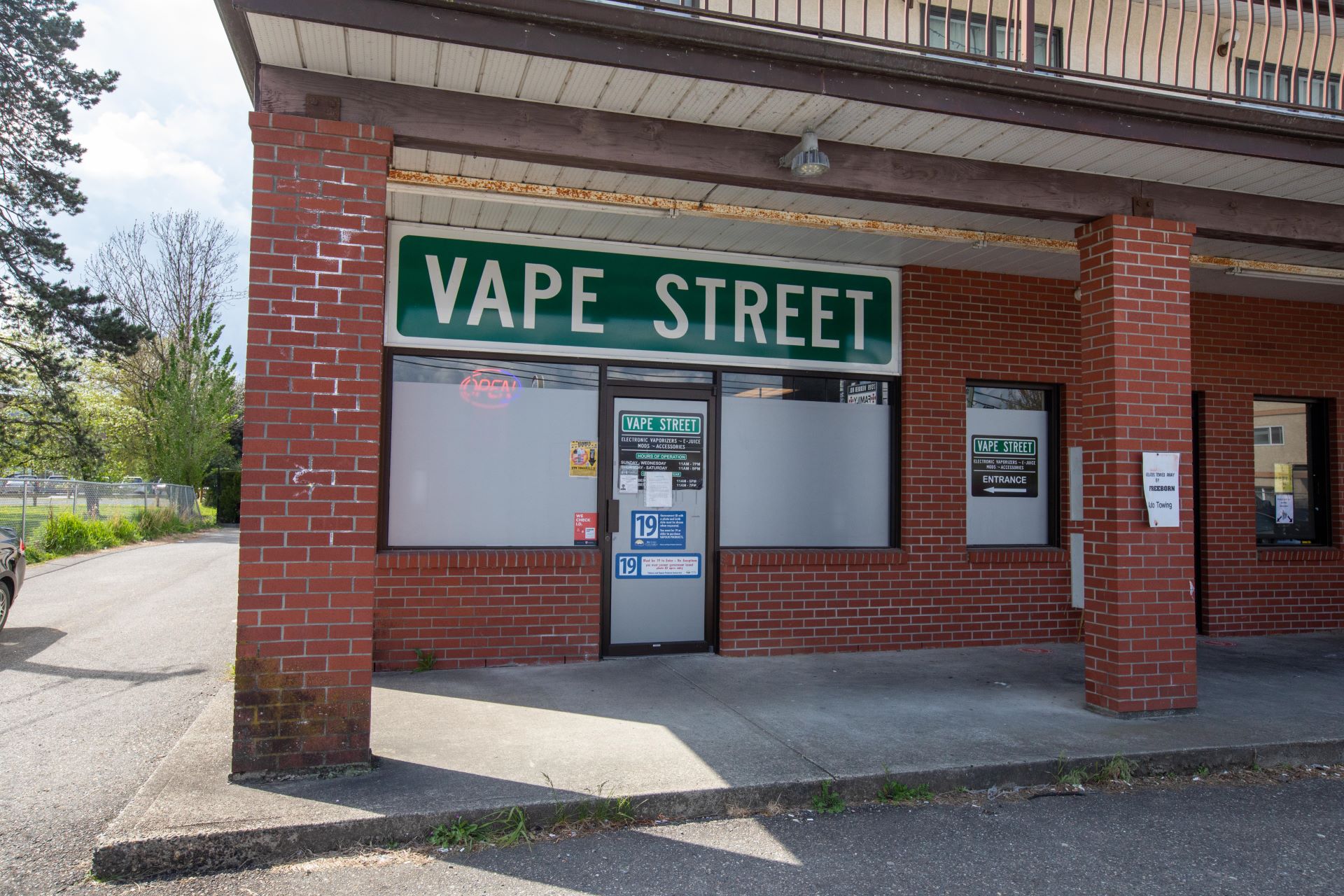 Vape Street Campbell River North Side BC Cover Image