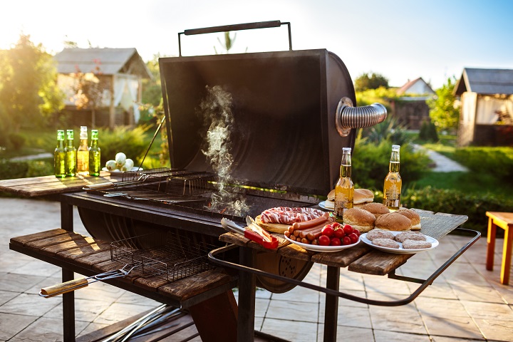 Get Your Grill On: A Comprehensive Guide to Choosing the Right BBQ Smoker – ReasonsTo.com.au