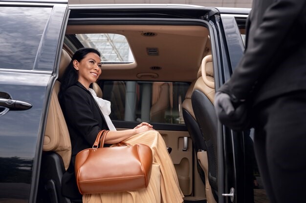 Tips for Effective Corporate Travel Planning with Limo and Chauffeur Services