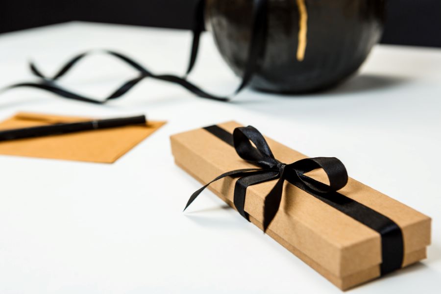 Top 5 Luxury Corporate Gift Ideas to Win Over Your Premium Clients Aga