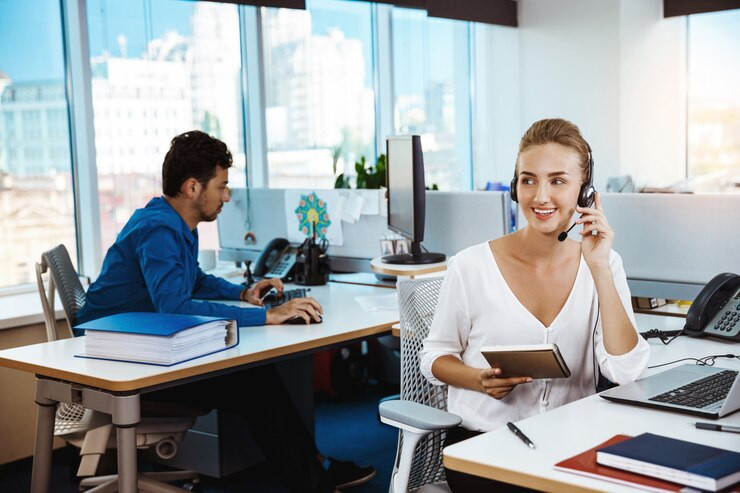 Selecting the Right VoIP Phone System for Your Small Business
