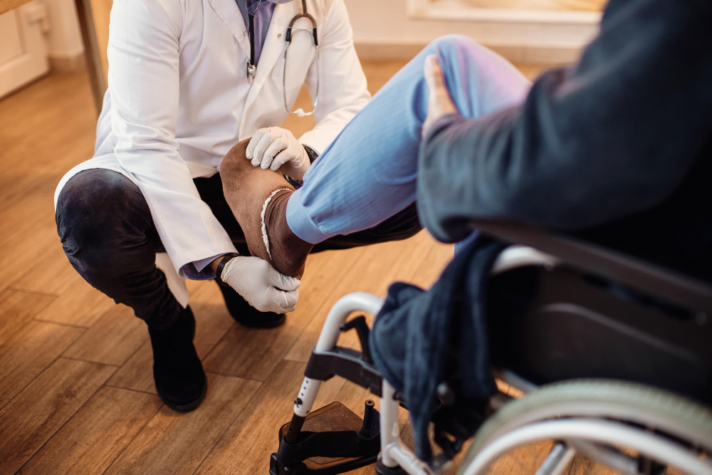 Exploring the Benefits of Custom Orthotics for Seniors on Medicare | We Treat Feet Podiatry