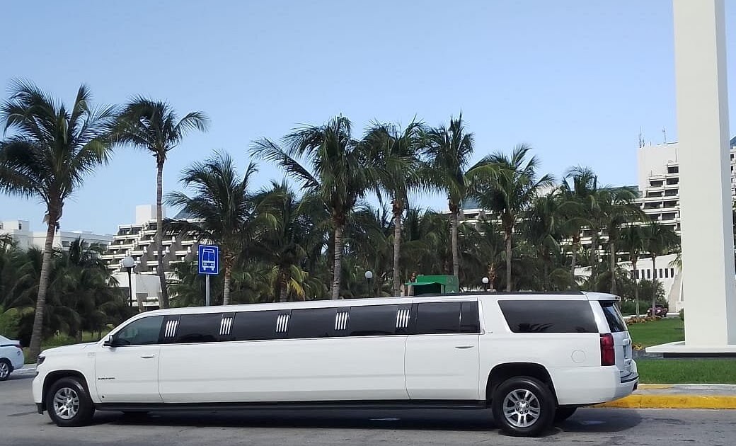 Elevate Your Travel Experience with CT State Limo: Premier Corporate Limo Services in the Tri-State Area