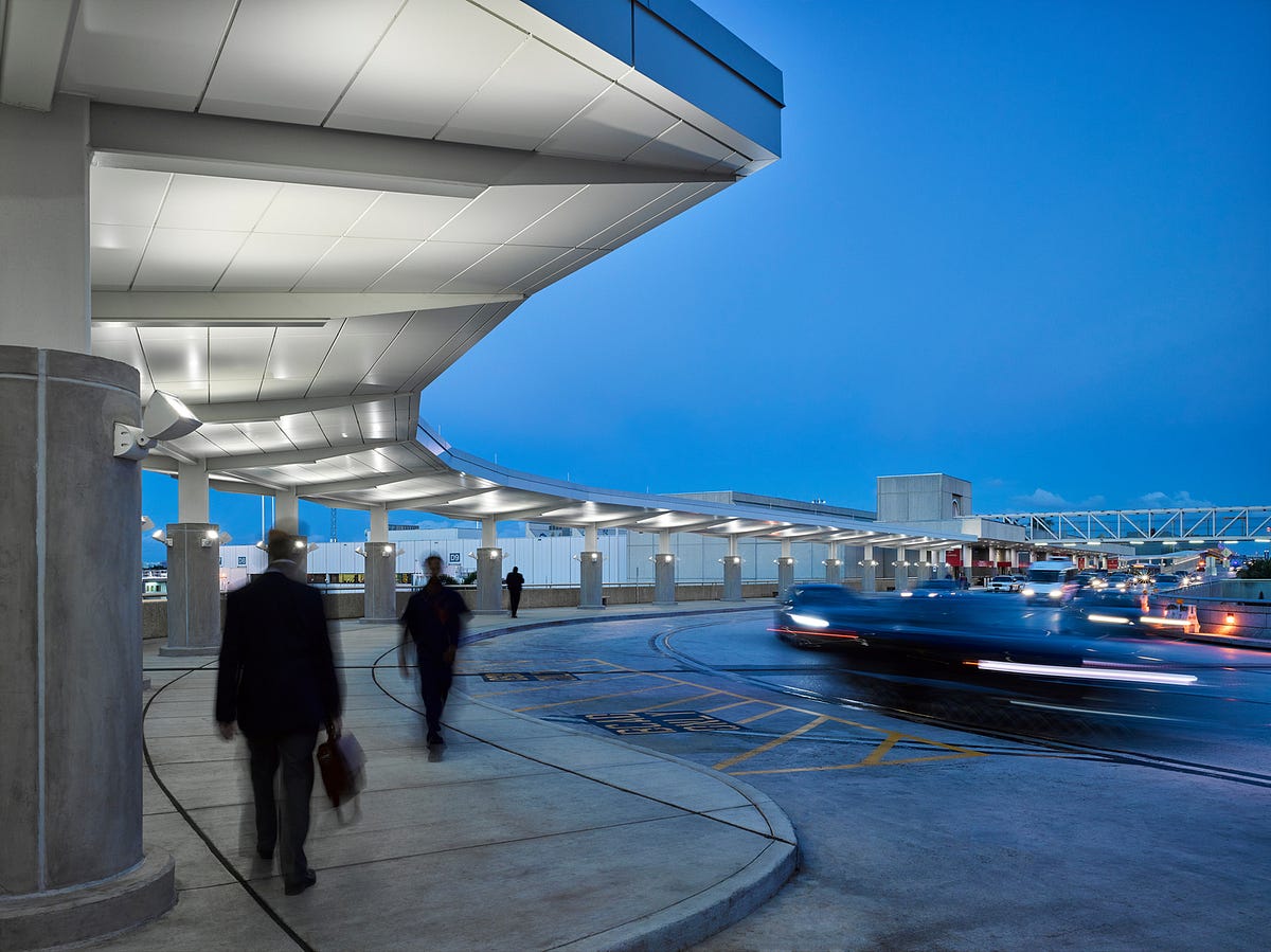 Navigating the Best Parking Options Near Fort Lauderdale Airport | by Luxury Airport Parking | Jun, 2024 | Medium