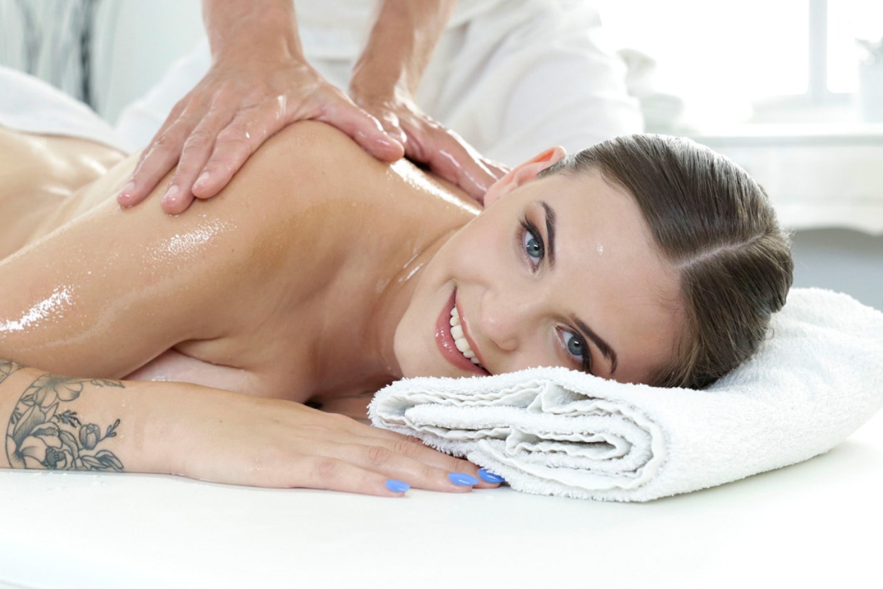 Full Body Massage: Relieve Stress Today