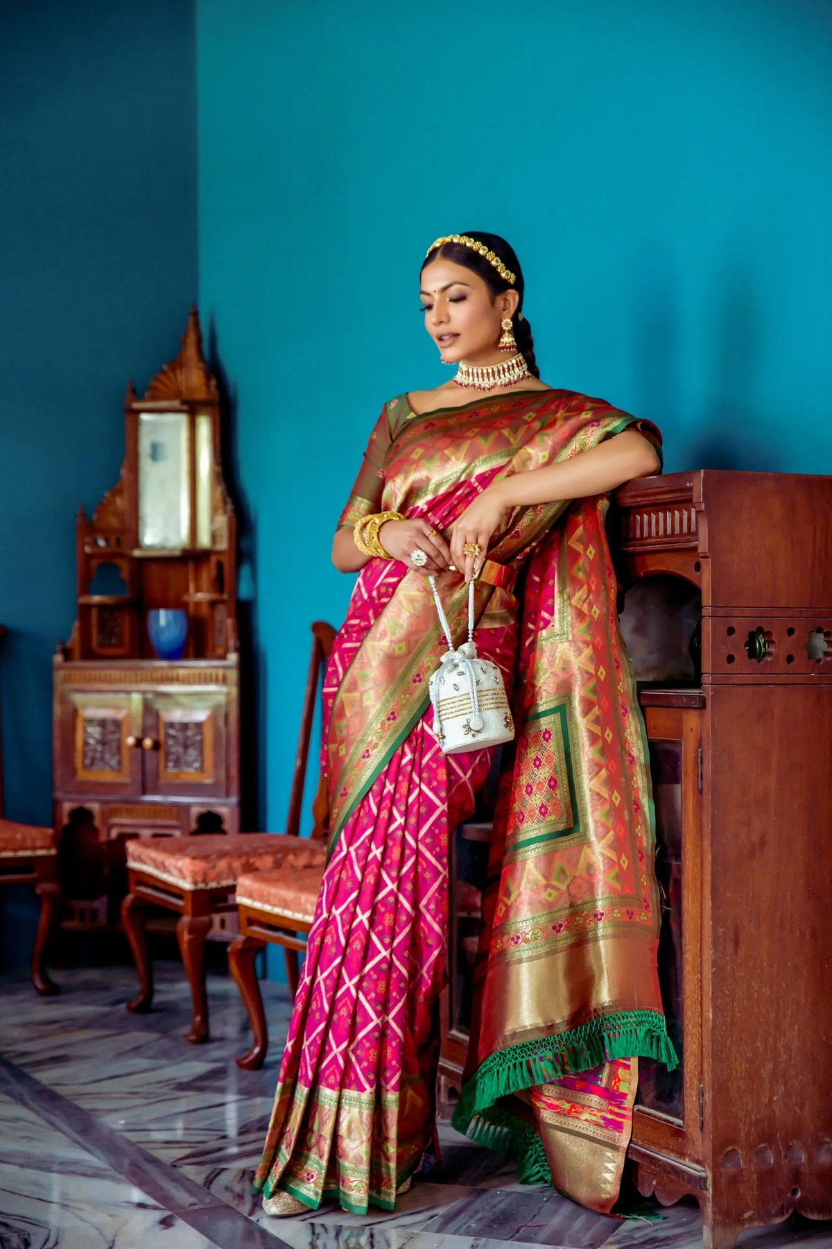 Discover the right saree- pure linen sarees vs patola saree collection online | by Iraah.store | Jul, 2024 | Medium