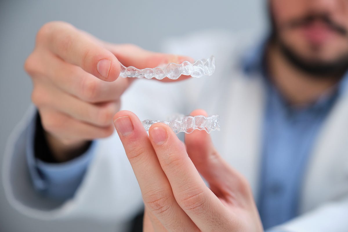 Clear Aligners in Kolkata: Risks and Side Effects Explained | Medium