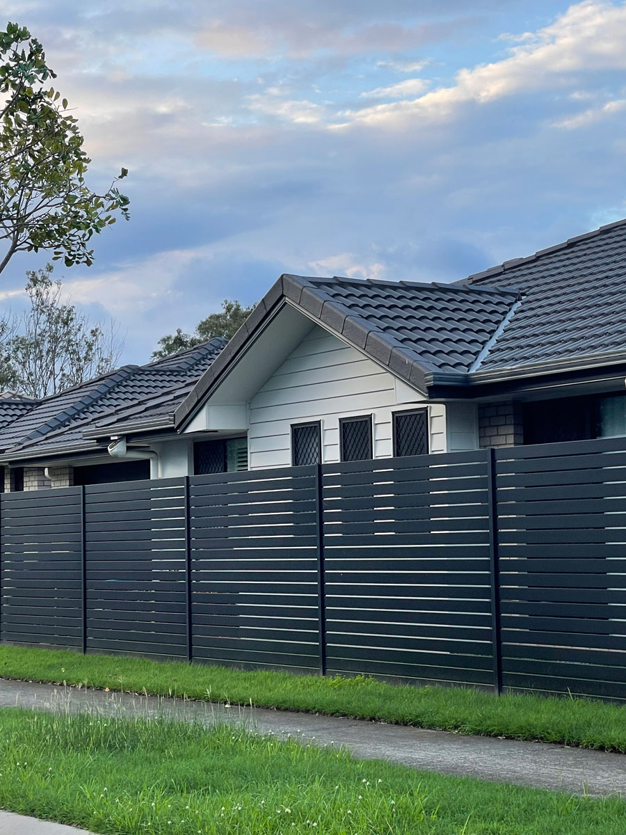 A Comprehensive Guide To Choosing The Best Aluminum Fence | TheAmberPost