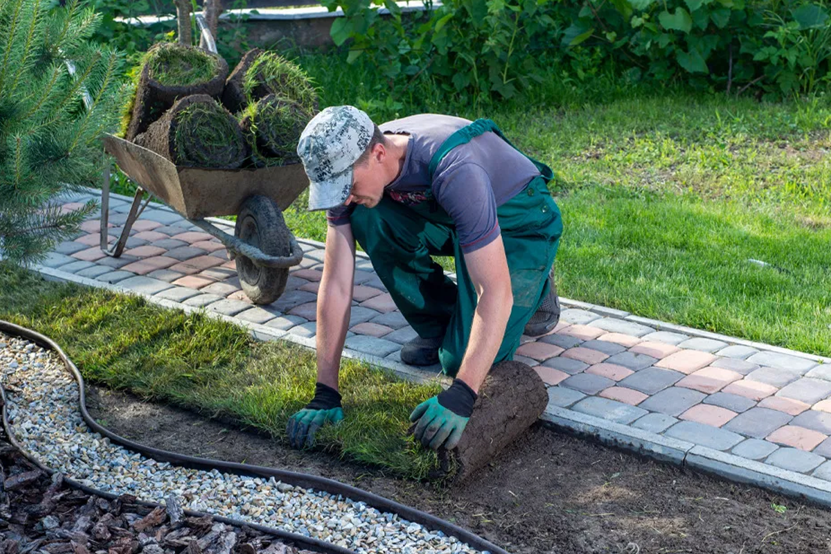 How Corporate Landscaping Can Attract More Customers - Pillar Aggragates LLC