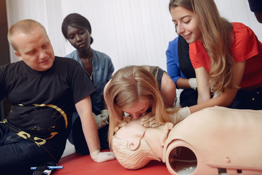 Top Life-Saving Skills to Learn from First Aid Training