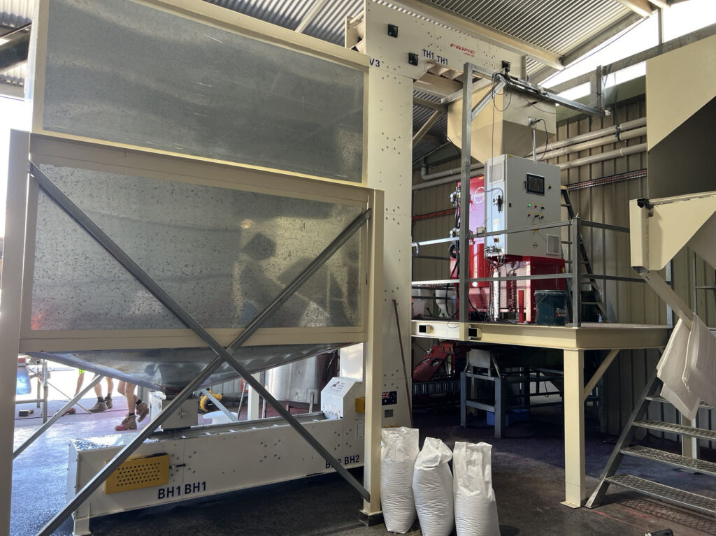 Solving Static Electricity Issues in Seed Packaging with a Z-Type Bucket Elevator - Primemfg %Solving Static Electricity Issues in Seed Packaging with a Z-Type Bucket Elevator