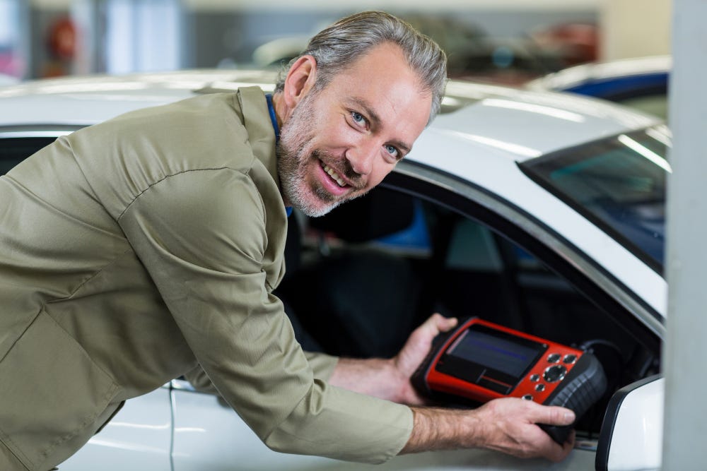 9 Important Tips for Choosing a Reliable Automotive Locksmith | by Monty's Locksmith | Nov, 2024 | Medium