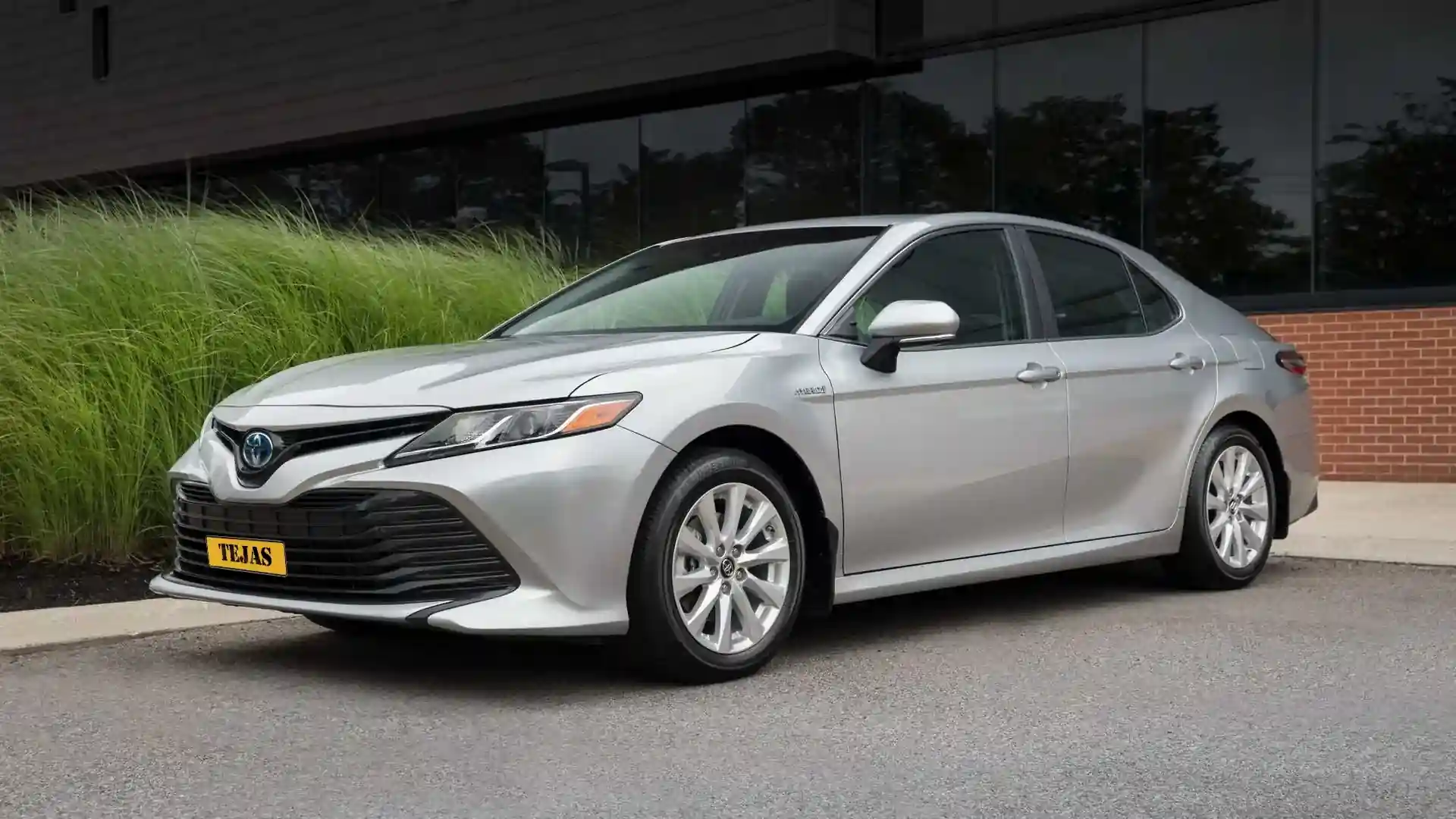 Camry Car/Cab on Rent in Bangalore - Hire Luxury Car Rental Services