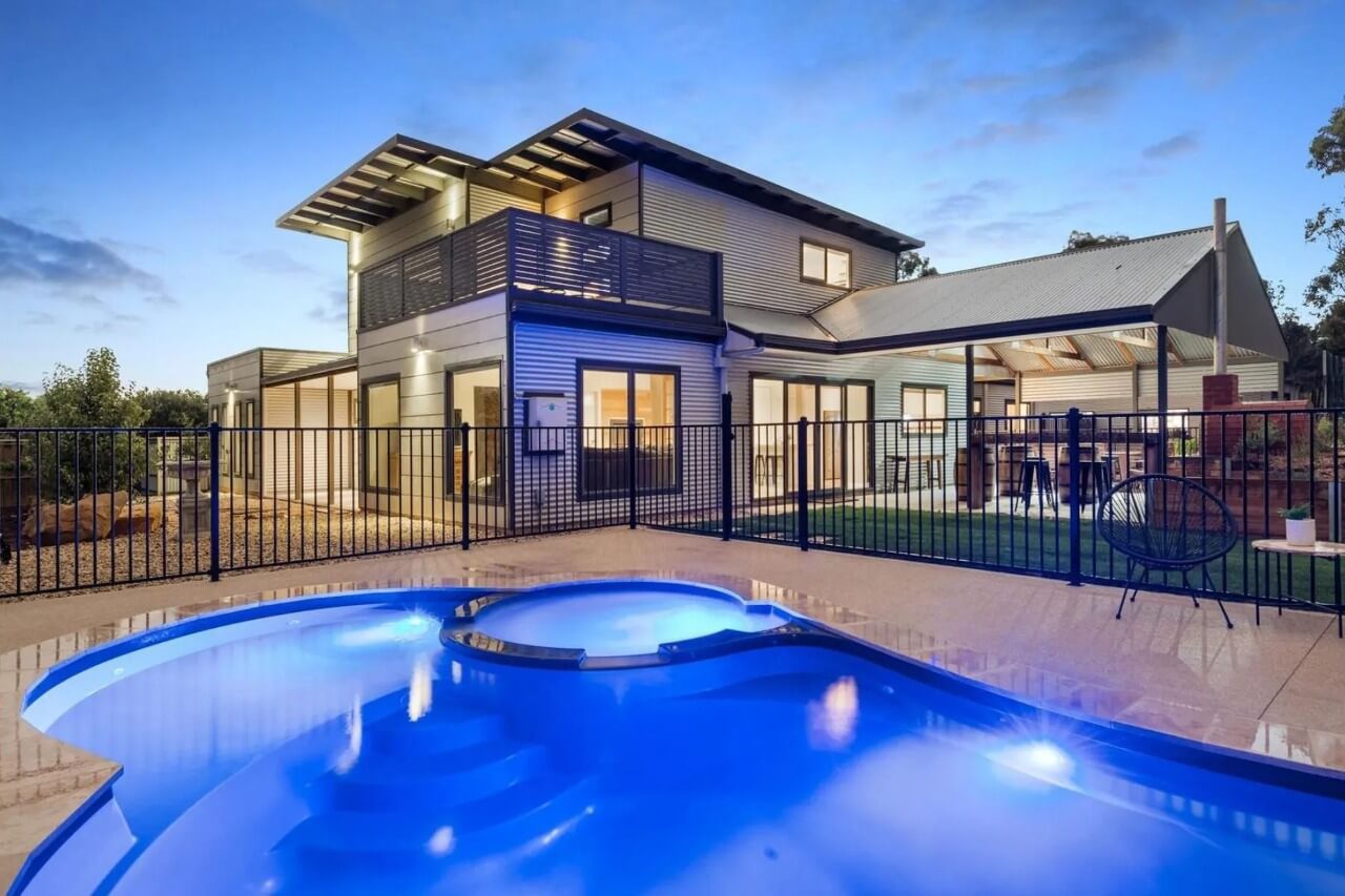 The Horizon Fibreglass Swimming Pool Builders South Brisbane