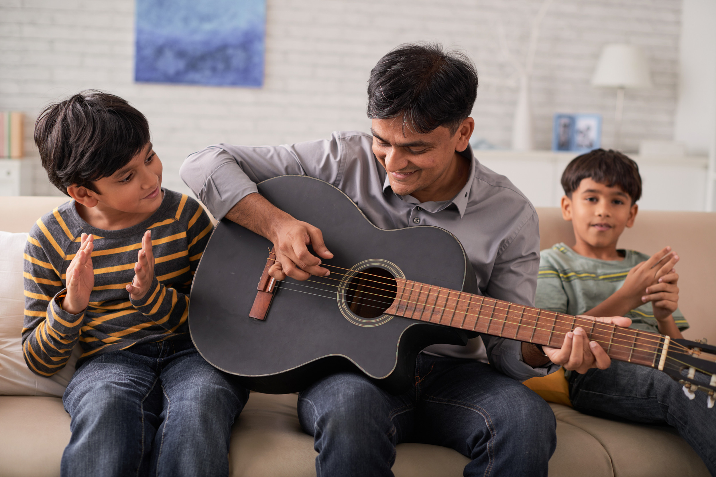 Guitar Lessons in Royston | Best Guitar Teacher for Kids