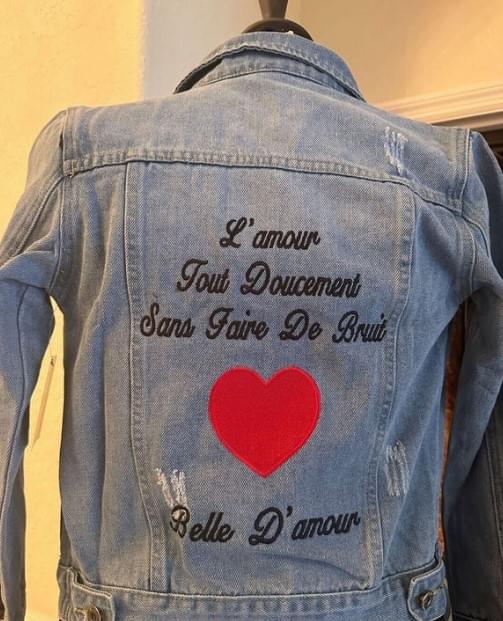 Effortlessly Cool: Best Denim Jackets for Women This Season on Strikingly