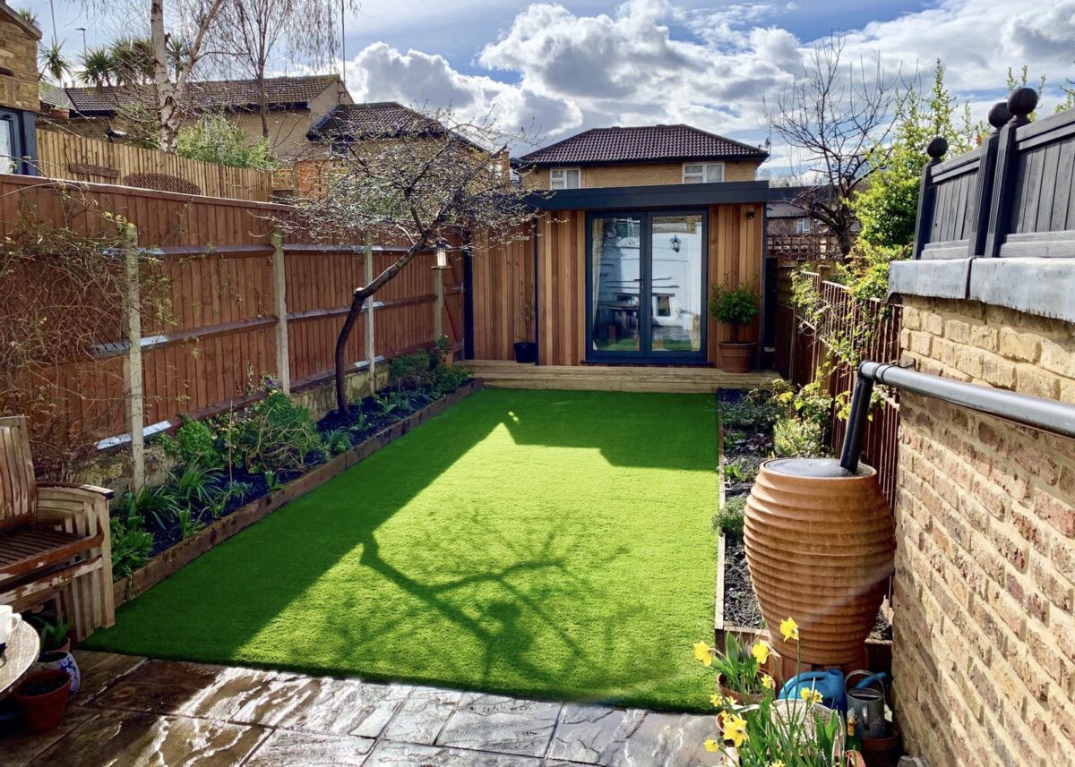 Upgrade Your Lawn with Artificial Grass in Dundalk & Navan – Easigrass Dublin