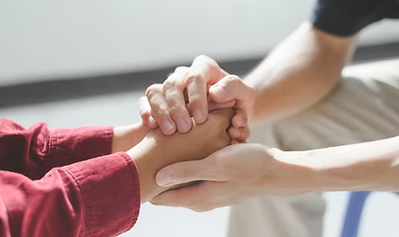 Behind the Care: Support Systems That Help Family Caregivers