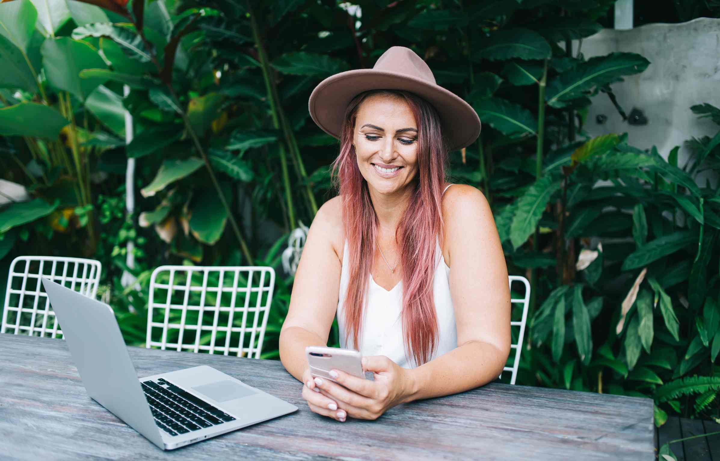 10 Best Apps for Digital Nomads You Must Have on Your Phone